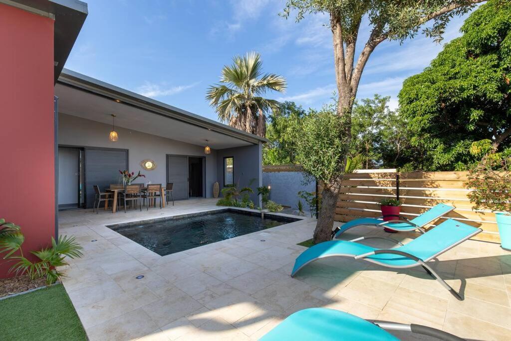 Villa Benjoin St-Pierre Piscine Chauffee Et Mer 圣皮埃尔 外观 照片