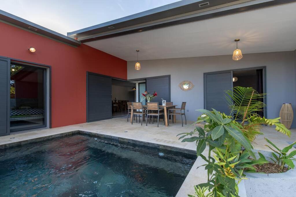 Villa Benjoin St-Pierre Piscine Chauffee Et Mer 圣皮埃尔 外观 照片