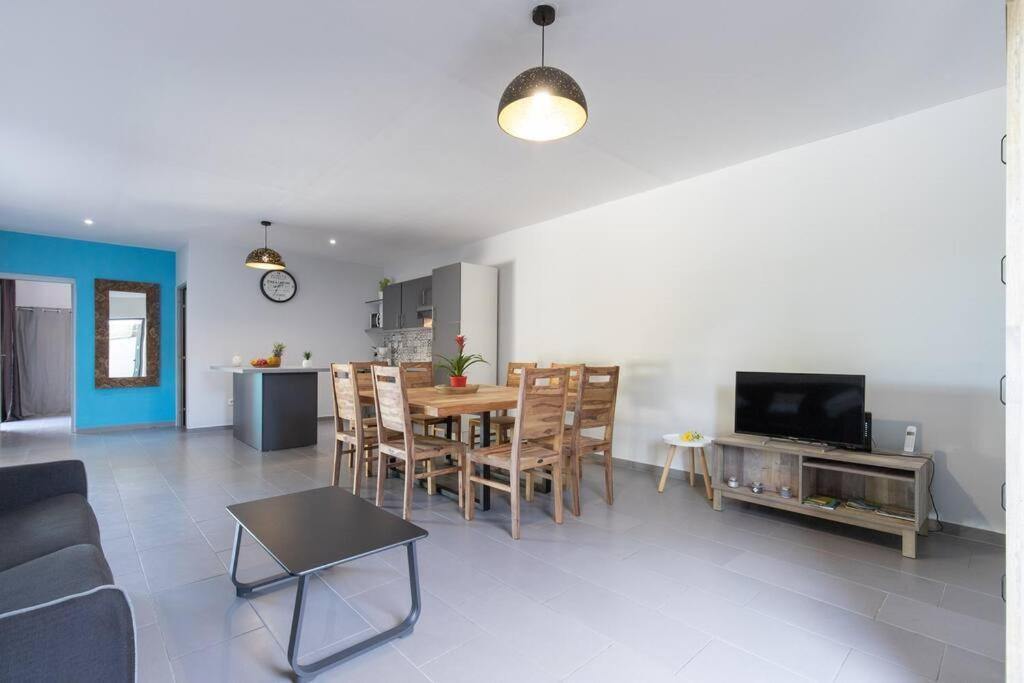 Villa Benjoin St-Pierre Piscine Chauffee Et Mer 圣皮埃尔 外观 照片