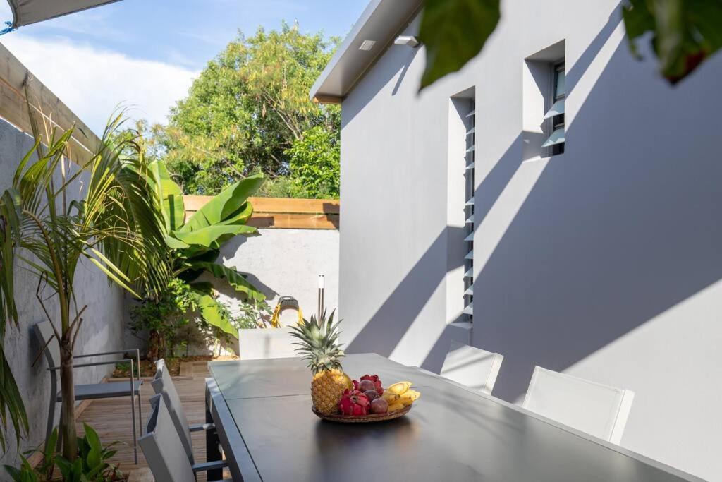 Villa Benjoin St-Pierre Piscine Chauffee Et Mer 圣皮埃尔 外观 照片