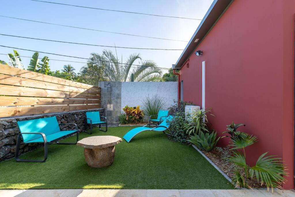 Villa Benjoin St-Pierre Piscine Chauffee Et Mer 圣皮埃尔 外观 照片